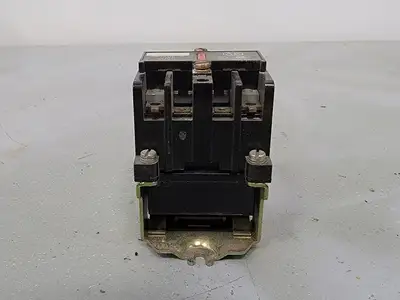 USED ALLEN-BRADLEY 700-N200A1