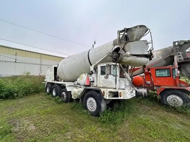 Used 2019 INDIANA PHOENIX CONCRETE MIXER Concrete Mixer Trucks Florida US | Big D Heavy Equipment #1556970