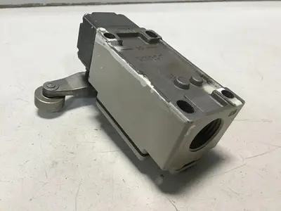 USED OMRON D4B-2115N-R