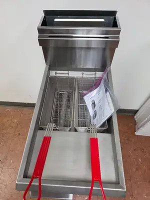 Used Dukers Used Dukers DCF3-LPG LP Gas Floor Fryer 40lbs 90,000 BTU on Casters Cookers / Coolers / Fryers Illinois US | Falcon Restaurant Supply #1373583