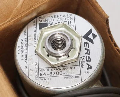 NEW VERSA VALVES AAG-4242-3152-120V FOUR WAY VALVE AAG42423152120V