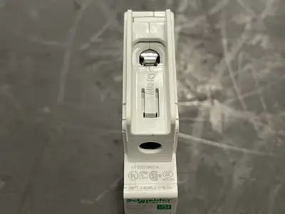 NEW SCHNEIDER ELECTRIC M9F42115