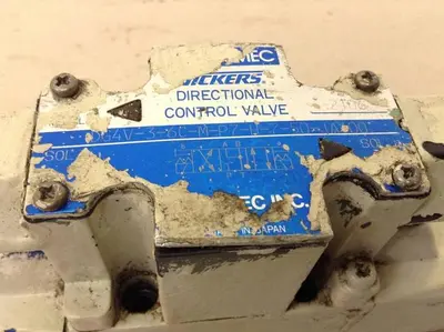 USED VICKERS DG4V36CMP7H750JA100