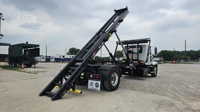 New | in-Stock 2027 MACK MD7 Rolloff Trucks Texas US | Roll Off Truck World #1491899