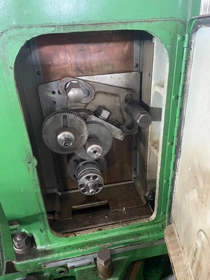 GLEASON Hypoid Bevel Gear Generator, 2× in nice condition, price per machine