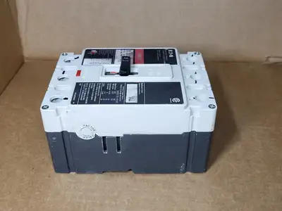 USED EATON HMCPS003A0C