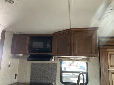 USED 2016 KEYSTONE SPRINTER SERIES M-299