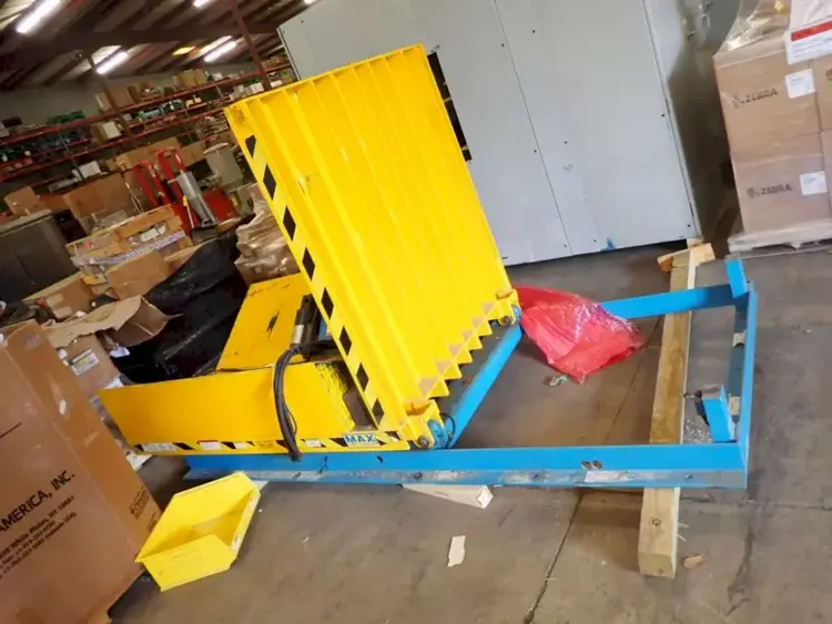 Used MAX _UNKNOWN_ Platform Lifters Ohio US | Yoder Brothers machinery #1323252