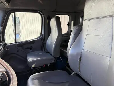 USED 2020 FREIGHTLINER M2 106