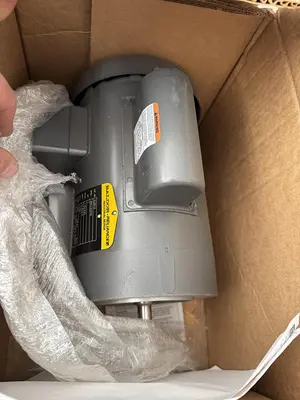 NEW BALDOR RELIANCE INDUSTRIAL MOTORS VL3510