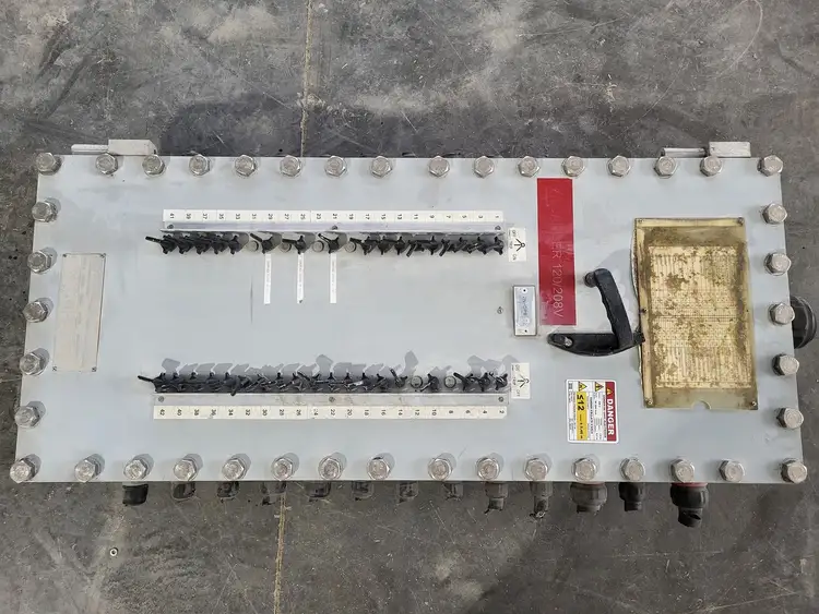Used APPLETON XPE32252B.I146 Switchgears British Columbia CA | Lenmark #1427000