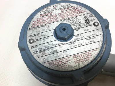 United Electric J120-183 Pressure Switch 1-20PSI 6.9-137.9kPa Operating Range 480VAC