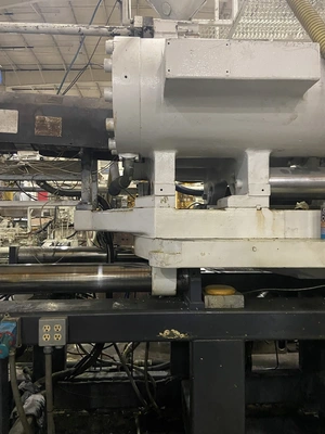 1997 CINCINNATI MILACRON VL-2200-413 Horizontal Plastic Injection Molding Machines | JYC MACHINERY (8)