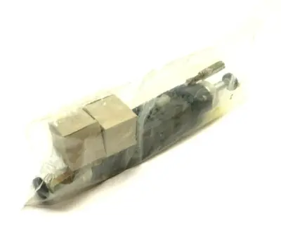 NEW NUMATICS DUAL REGULATOR VALVE SANDWICH PNEUMATIC BLOCK W/ GAUGES