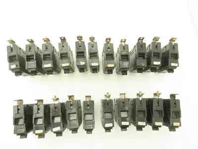 General Electric THQB1120 Circuit Breaker 1-Pole 20A Bolt-In 120/240V Lot of 21