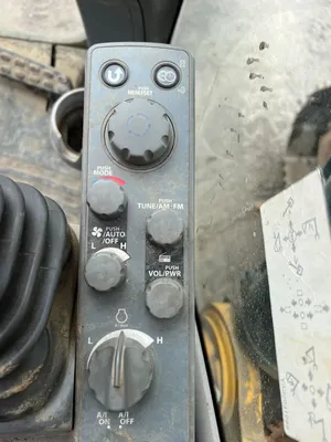 USED 2019 DEERE 345G