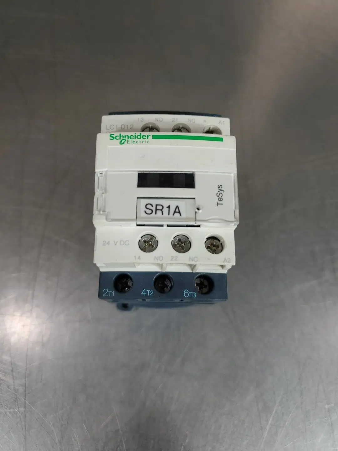 Schneider Electric LC1D12BD AC Contactor, 10HP, 24VDC. 4E-38