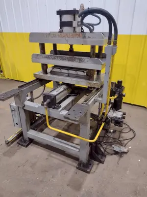 22" PNEUMATIC CUTOFF SHEAR & PRESS WITH ACCELORATOR: STOCK #19539