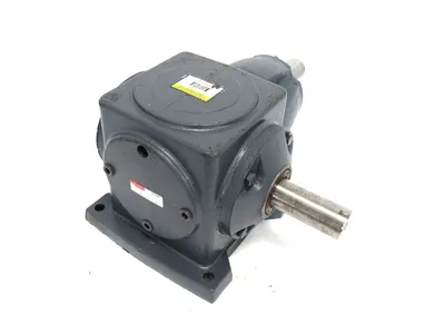 NEW BOSTON GEAR R158-A-M1 GEAR REDUCER 1:1 R158AM1