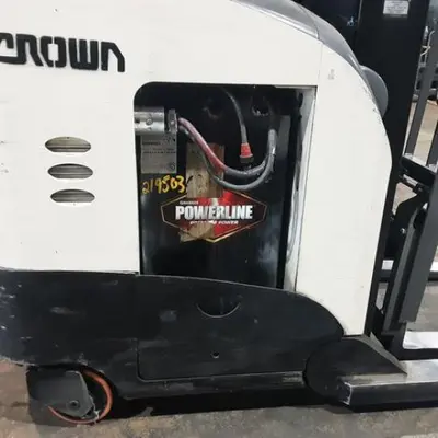 USED 2016 CROWN RR5725-45