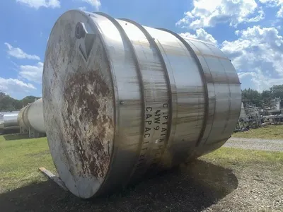 PERRY PRODUCTS 10,000 Gallon Stainless Steel Tanks | Perry Equipment (6)