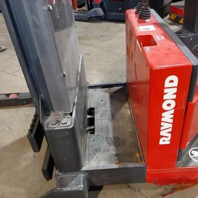 USED 2020 RAYMOND RSS40