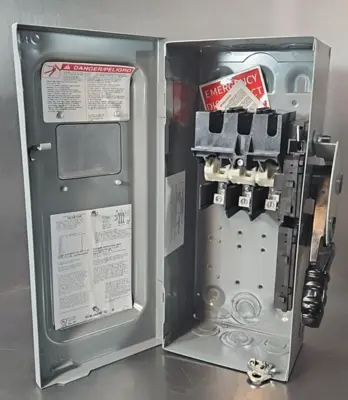 Square D HU361VW Safety Switch 30AMP 600V Ser F06. loc4F30