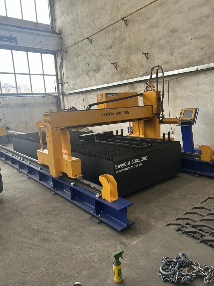 MICROSTEP CNC Plasma Cutter, condition of a new, 700 run hrs only