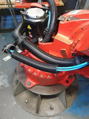 Used 2015 COMAU SMART 5 NJ60-2.2 Robots CZ | Amaron s.r.o. #1068044
