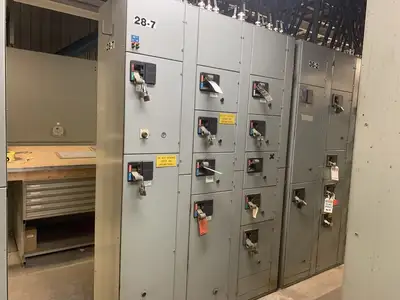Five Star Double-Sided Motor Control Center (MCC), 600V Max., 1000A, 23 Buckets
