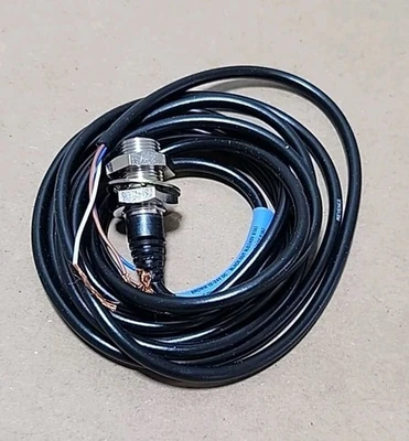 NEW KEYENCE EZ-12M