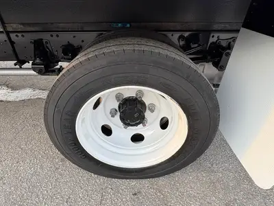 Used 2024 ISUZU NPR HD Box trucks Florida US | Truck and Van Outlet #1509183