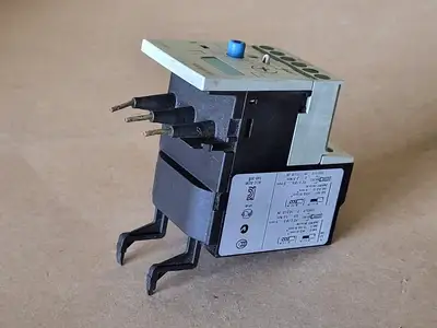 USED SIEMENS 3RB2026-2QB0