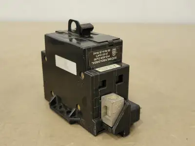 USED SQUARE D QO230