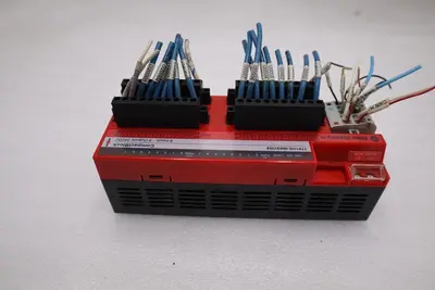AB ALLEN BRADLEY 1791DS-IB8X0B8 I/O MODULE STOCK H1814
