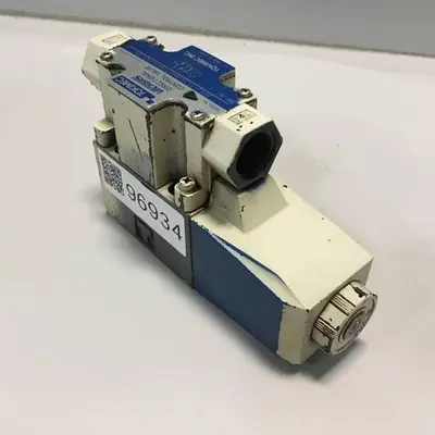 USED VICKERS DG4V32AMP7HT1050