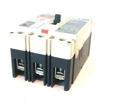 NEW CUTLER HAMMER HMCP003A0C CIRCUIT BREAKER 3 POLE 3 AMP