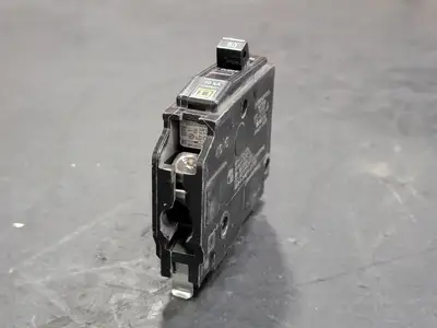 USED SQUARE D QOB150