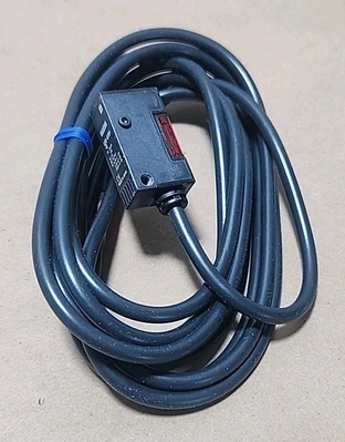 NEW Omron E3S-BT81-D