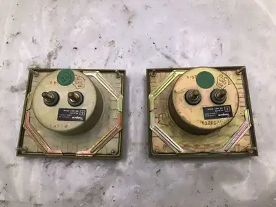 Engelhard Systems 0-30V DC Voltmeter/Indicator -Lot of 2