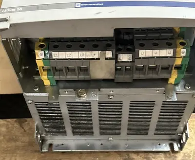USED TELEMECANIQUE ATV58FHD46N4KU