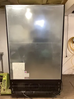 152-0555 Federal RSSM478SC Self Contained Self Serve Display Cooler Case