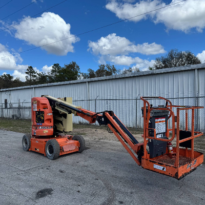 USED 2012 JLG E300AJP