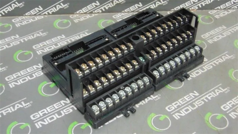 GE Fanuc IC670CHS001E I/O Base Module IC670TBM001C Used