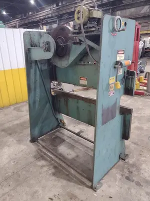 25 TON X 6' WYSONG MODEL #2572 MECHANICAL PRESS BRAKE: STOCK #23464