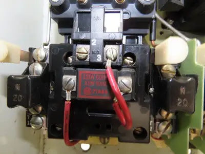 Allen Bradley 712-H635273 Combination Motor Starter 10HP 600V 3Ph 120V Coil