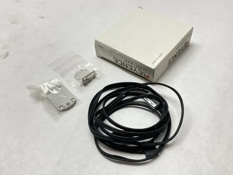 Used KEYENCE MULTI-PURPOSE DIGITAL LASER SENSOR SENSOR HEAD RETRO-REFLECTIVE Proximity Sensors Michigan US | Maverick Industrial Sales #1092722