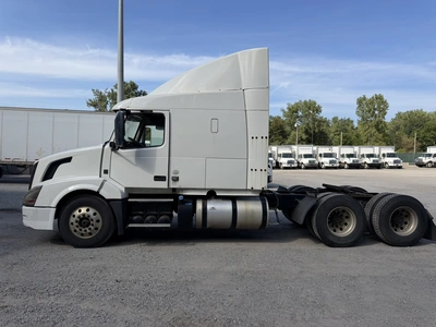 Used 2015 VOLVO VNVNL Conventional trucks Indiana US | Miedema Asset Management Group #1414652