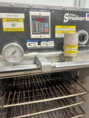 USED GILES SMOKE HD