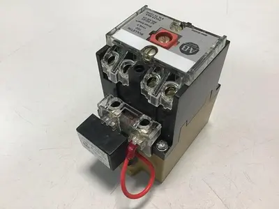 USED ALLEN BRADLEY 700-P200A1